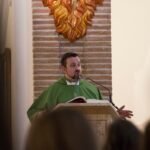 La denuncia del cura de Valdepeñas en defensa de los temporeros: “Si el jornal son ocho horas, son ocho, no 12. Y si son 12, se pagan las horas extra”