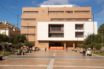 Fuengirola contratará a detectives privados para vigilar a los funcionarios de baja