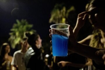 Barcelona extiende la prohibición de las ‘rutas de alcohol’ a las 24 horas del día en toda la ciudad