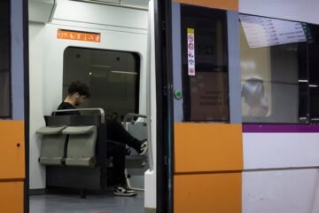 Evacuados 88 pasajeros de un tren averiado de la R14 en La Selva del Camp (Tarragona)