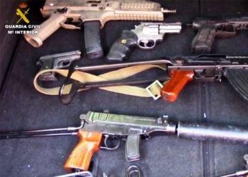 Cárcel para una red de narcos que escondía un arsenal: de subfusiles Skorpion a un AK-47 y granadas de mano