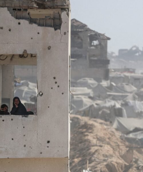 Última hora del conflicto en Oriente Próximo, en directo | La UE califica de “espantosas” las imágenes de los rehenes israelíes en Gaza: “Exponen la barbarie de Hamás”