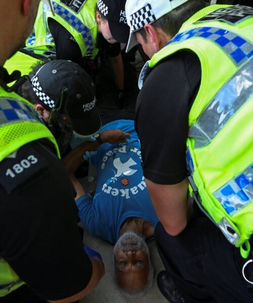 La policía británica detiene al  menos a 466 personas en Londres por apoyar al grupo Acción Palestina