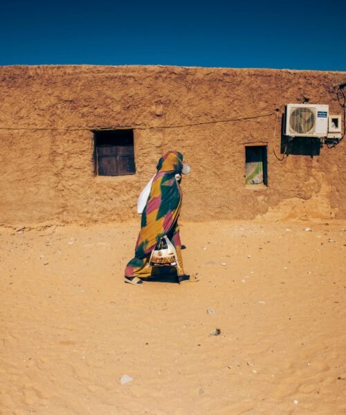 El viaje de ida sin vuelta de Safía, una saharaui retenida en Argelia por el Frente Polisario