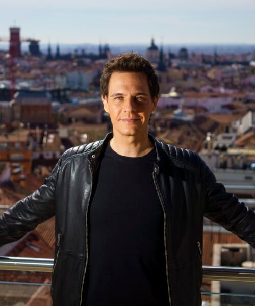 Christian Gálvez se convierte en el Juan y Medio madrileño: abandona Mediaset y conducirá La Tarde de Telemadrid, el nuevo programa de la sobremesa que luchará contra la soledad