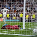 Dos penaltis de Mbappé evitan el sofocón del Madrid en el estreno de la Champions
