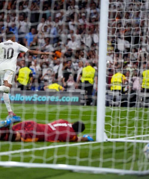 Dos penaltis de Mbappé evitan el sofocón del Madrid en el estreno de la Champions