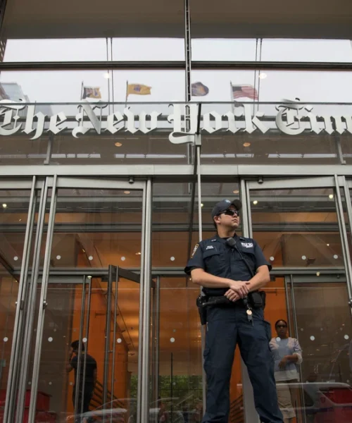 Trump anuncia una demanda de 15.000 millones de dólares por difamación contra el «New York Times»