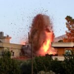 Última hora del conflicto en Oriente Próximo, en directo | Israel ataca supuestas infraestructuras de Hezbolá en el sur de Líbano y avisa de más bombardeos