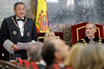 El fiscal general argumenta que la ley le exime de pagar fianza y recure la impuesta por el Supremo