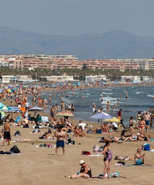 El calor se intensifica con máximas de hasta 40 grados en el sur y ascensos notables en el norte