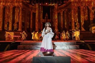 Assumpta Serna y Scott Cleverdon visitan la Escuela Superior de Arte Dramático en Cáceres