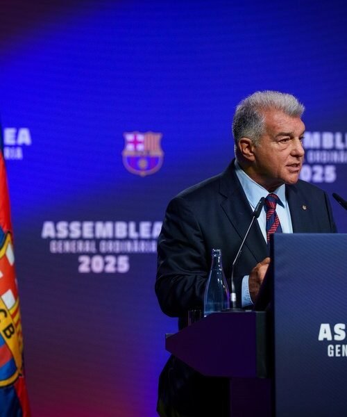 Laporta ataca a los «eruditos» que hablan de la gestión del Barça, aprobada mayoritariamente por los socios: «Alerta y bien lejos»