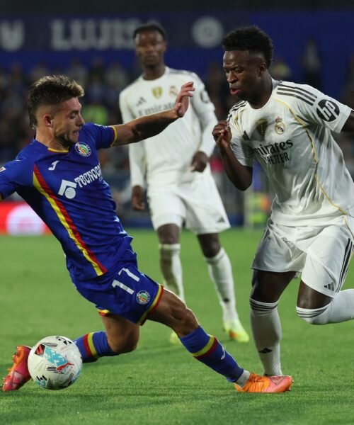 Vinicius se cargó a dos y salvó a su equipo