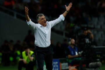 Mendilibar carga contra el árbitro: «En cuanto nos hemos metido en el partido, nos han sacado»