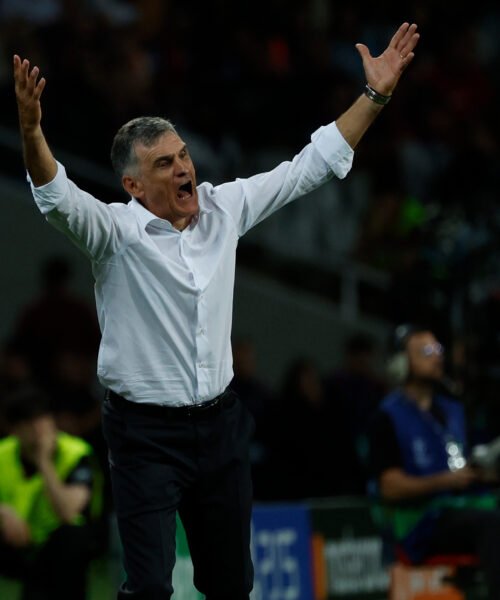 Mendilibar carga contra el árbitro: «En cuanto nos hemos metido en el partido, nos han sacado»
