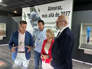 Vaquera visita a alumnos matriculados en ciclos FP relacionados con la Central de Almaraz