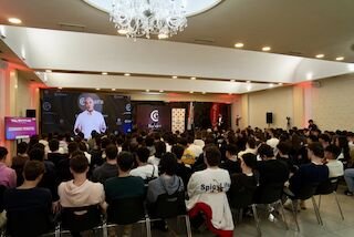 Más de 1.500 jóvenes pasan por la Feria de Empleo ‘Talent Day Experience’