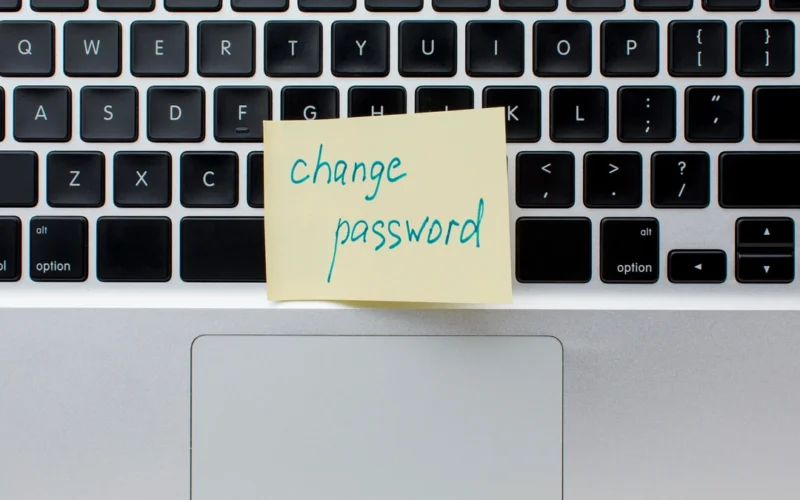 183 millones de contraseñas de Gmail, Outlook, Yahoo y otros, expuestas en la red: cómo saber si la tuya está a salvo