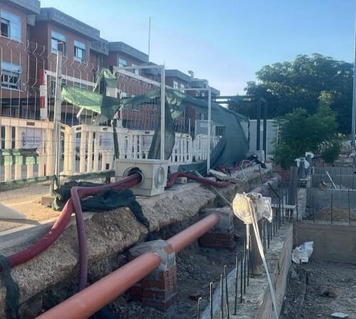 Obras, grietas y amianto en las aulas: 77 centros educativos de Madrid en reforma y más de 100 incidencias graves