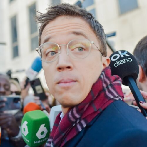 Silencio y distancia: la reaparición de Errejón casi un año después del escándalo que quebró a la izquierda