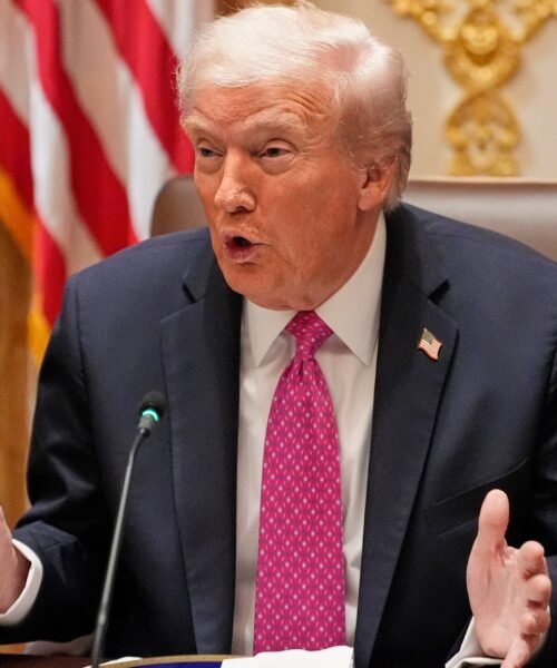 Trump dice que España debería recibir una reprimenda por el gasto en defensa