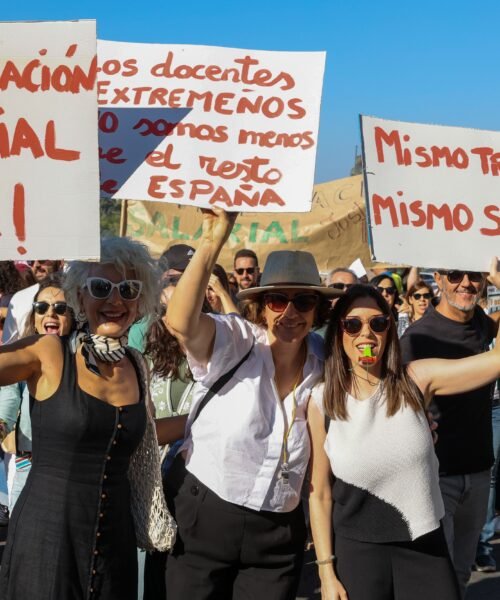 La educación extremeña vuelve a convocar huelga general por la falta de acuerdo en la homologación salarial 