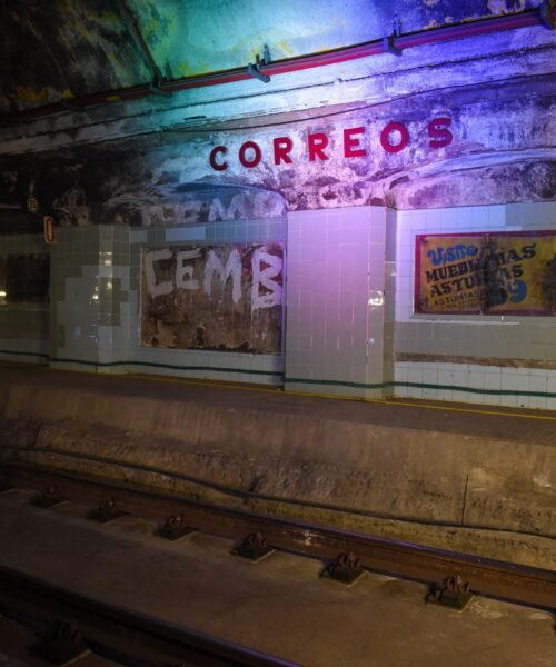 Correos, la estación fantasma del Metro de Barcelona, se deja ver después de 53 años