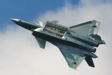 China crea una pintura que podría hacer a los aviones casi invisibles al radar