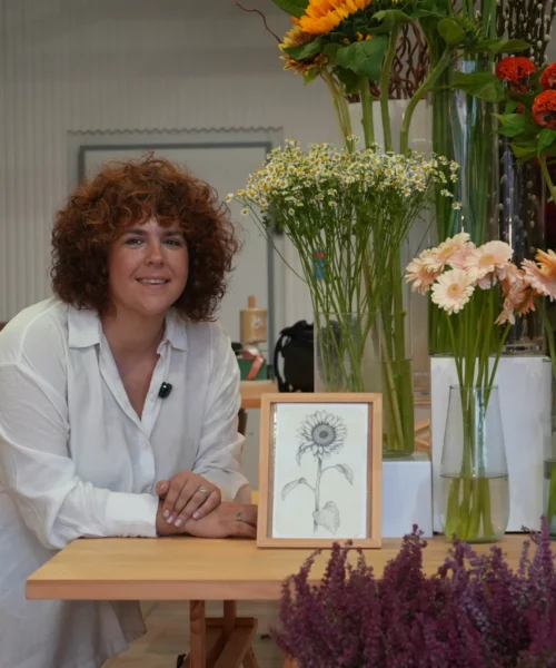Al Alba, la floristería de Almerimar que celebra cinco años llenos de arte, flores y emoción