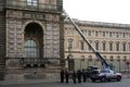 Macron rechaza el robo de joyas en el Louvre y promete su recuperación