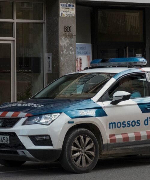 Los Mossos controlan el acceso a un ‘rave’ ilegal con centenares de personas en Santa Linya (Lleida)