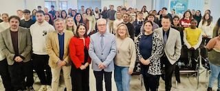 61 jóvenes se incorporan a un programa de becas de la UEX para retener talento