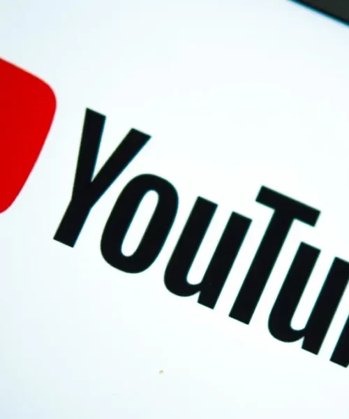El trucazo que te permite ver YouTube sin anuncios y escucharlo en segundo plano sin pagar YouTube Premium