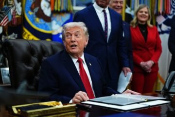 Trump declara una “emergencia nacional” respecto a Cuba y anuncia aranceles para los países que le vendan petróleo