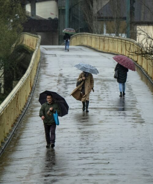 La semana comienza con lluvias persistentes en el norte peninsular