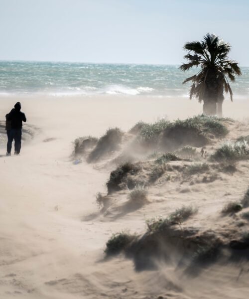 La borrasca ‘Oriana’ activa avisos en toda España por fuertes vientos y lluvias