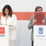 Ayuso lanza su plan de 40 residencias público-privadas cediendo gratis una parcela por 70 años para que la explote una empresa