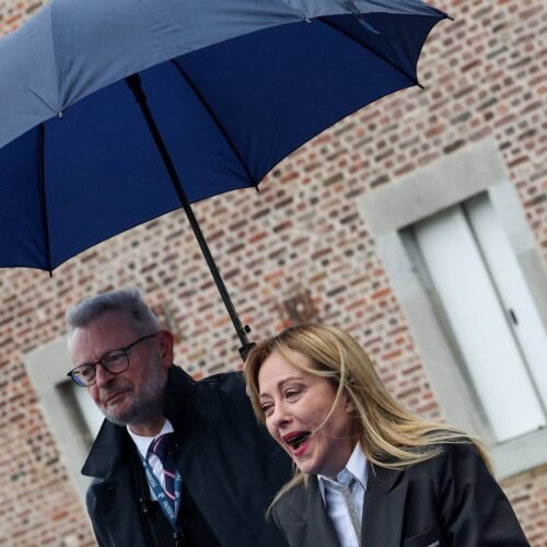 Sánchez choca con Meloni por convocar la primera ministra italiana una reunión previa a la cumbre de la UE