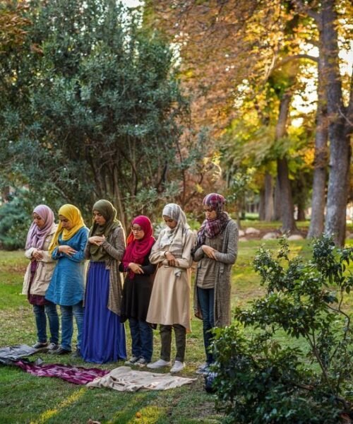 PP y Vox, a favor de prohibir el burka y el niqab en espacios públicos