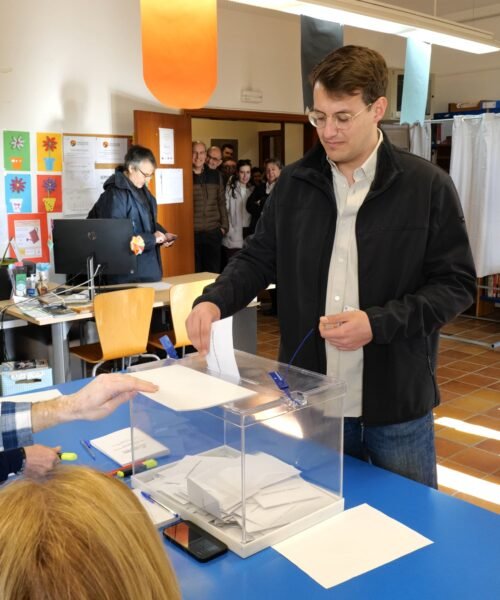La izquierda “sin jefes en Madrid” sale ganando en las urnas