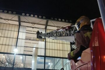 Cinco personas mueren en un incendio en un bloque de viviendas en Manlleu (Barcelona)