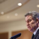 Feijóo insta a Vox a entrar en los Gobiernos del PP: “Quien renuncia a gobernar piensa  en aprovecharse de su país”
