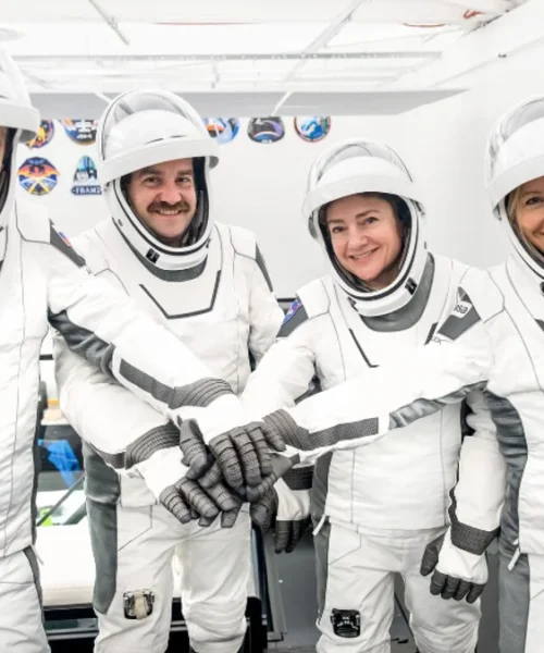 Relevo en la ISS: cuatro astronautas reemplazan a la tripulación evacuada