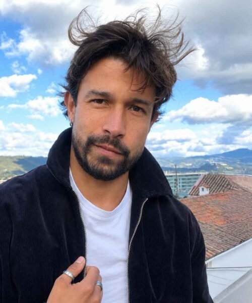 CHRISTIAN F. JIMÉNEZ BARRETO PUBLICA ‘RÍO’, UNA REFLEXIÓN INTIMISTA SOBRE EL AUTODESCUBRIMIENTO Y LA BÚSQUEDA DEL PROPIO CAUCE