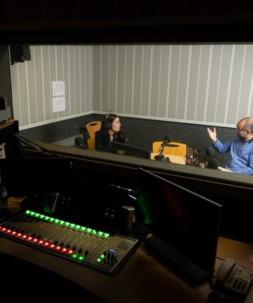 La Universidad Pompeu Fabra desarrolla una herramienta para que personas sordas puedan hacer radio