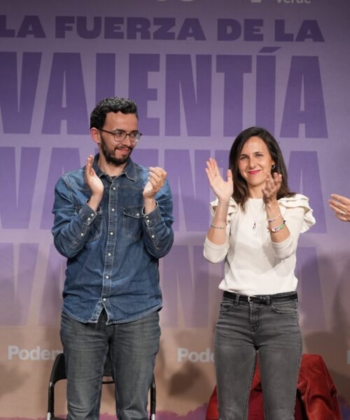 Las izquierdas cierran por separado su carrera ante la amenaza de desaparición de las Cortes