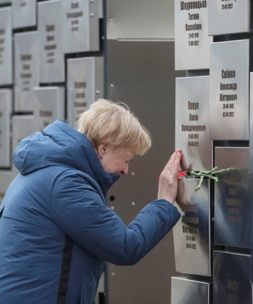 La UE pone en su lista negra a nueve militares rusos señalados por la masacre de Bucha