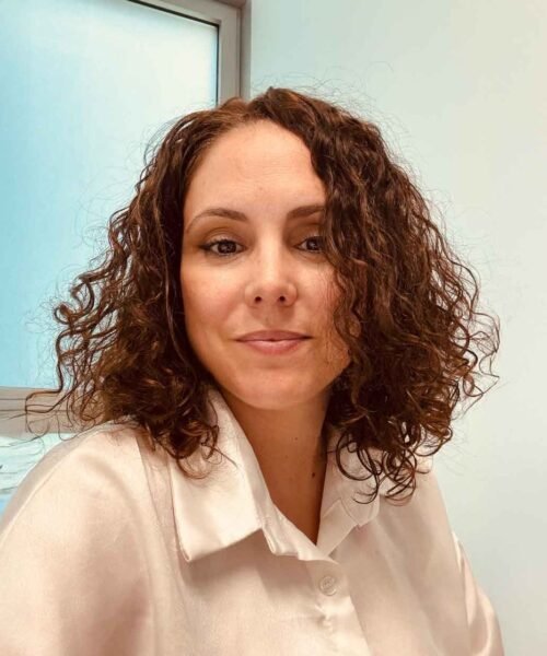 NOELIA SUÁREZ GÓMEZ DESMONTA LOS CONFLICTOS Y OFRECE UN MAPA PARA EL ENTENDIMIENTO EN ‘MEDIACIÓN: LA MESA DE LAS OPORTUNIDADES’