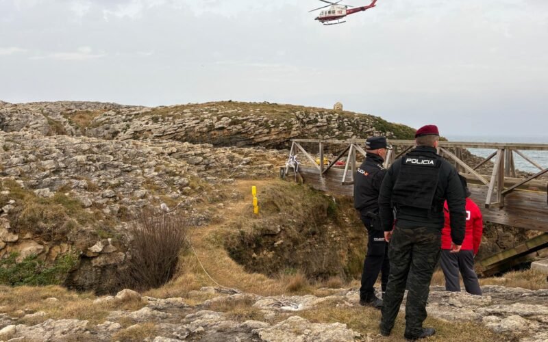 Santander abre expediente a la policía local que no gestionó el aviso de un vecino sobre la pasarela que colapsó